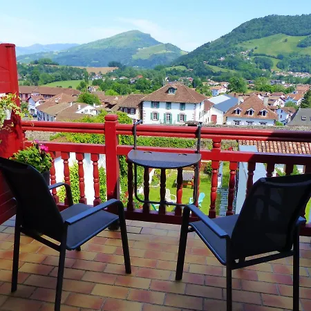 Makila Hostel Saint-Jean-Pied-de-Port