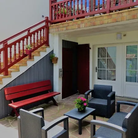 Makila Hostel Saint-Jean-Pied-de-Port
